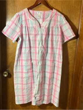 Adonna Sz L Seersucker Pastel Plaid House Coat Zip Pockets Lightweight Summer